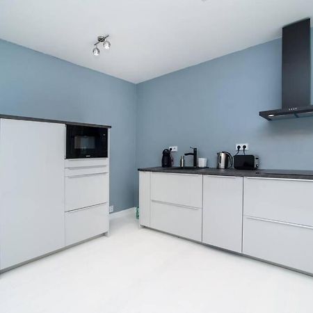 Old Town 1 Bedroom Oasis With Ac And Double Shower Praga Esterno foto