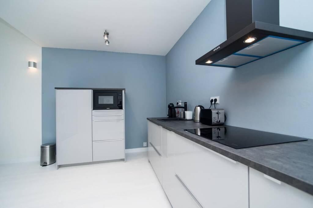 Old Town 1 Bedroom Oasis With Ac And Double Shower Praga Esterno foto