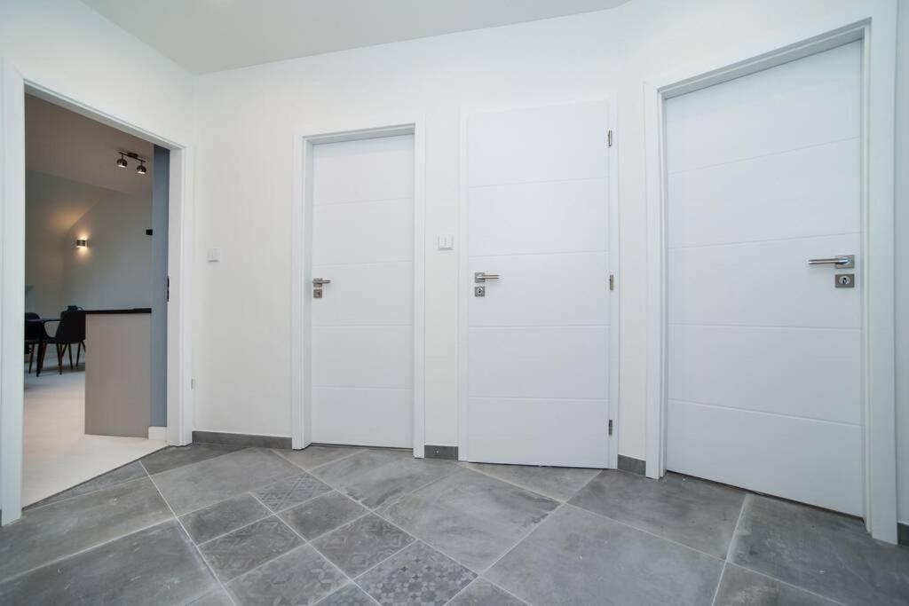 Old Town 1 Bedroom Oasis With Ac And Double Shower Praga Esterno foto
